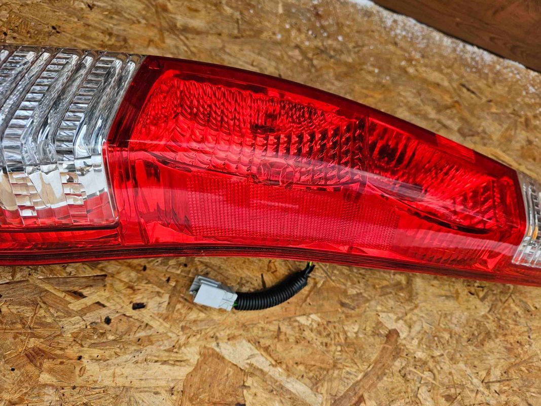 Honda cr-v Ii crv 2 lift lampa tylna prawa prawy tył Europa