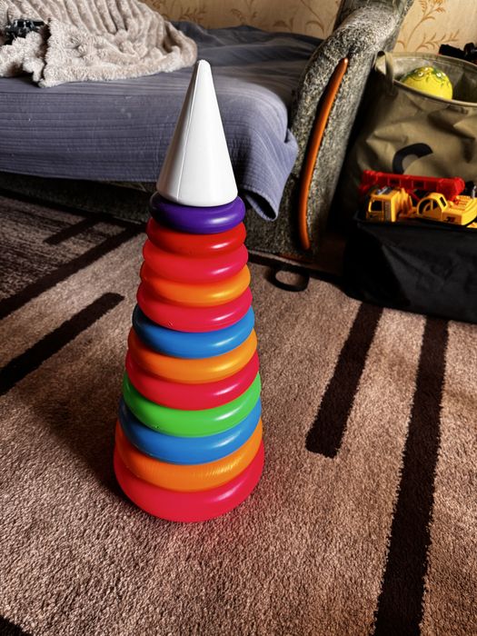 Дитяча піраміда пластмасова