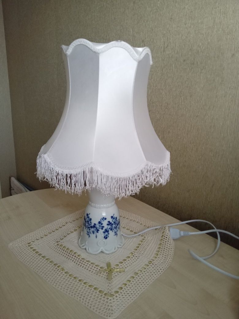 Прикроватные лампы в спальню Германия.