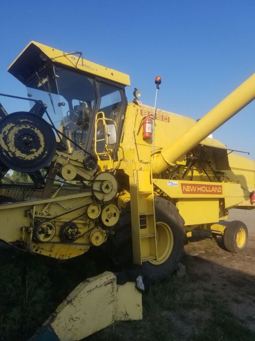 Комбайн New Holland 8050