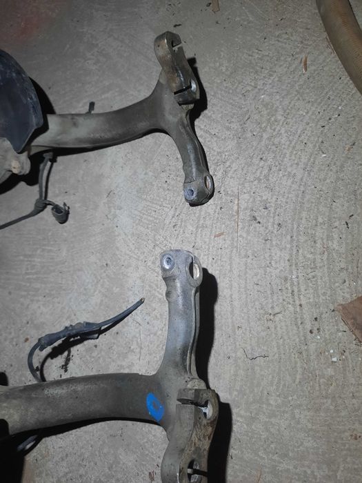 Zwrotnica  prawa Audi a4 b6 b7