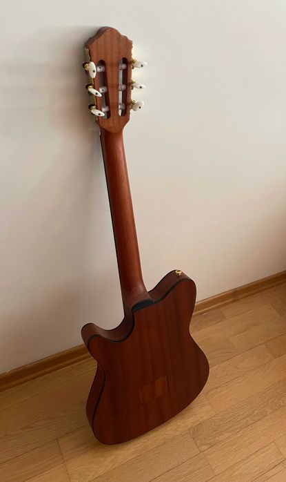 Guitarra clássica elétrica Ibanez em perfeito estado