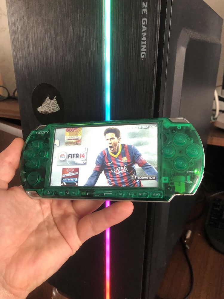 Psp sony 3008 кастом + комлект ігор