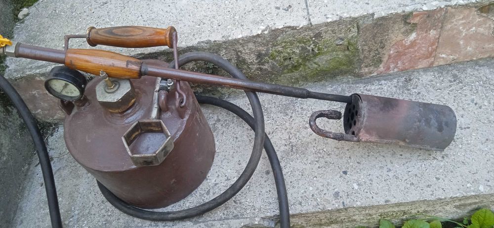 Лампа для смаління свиней