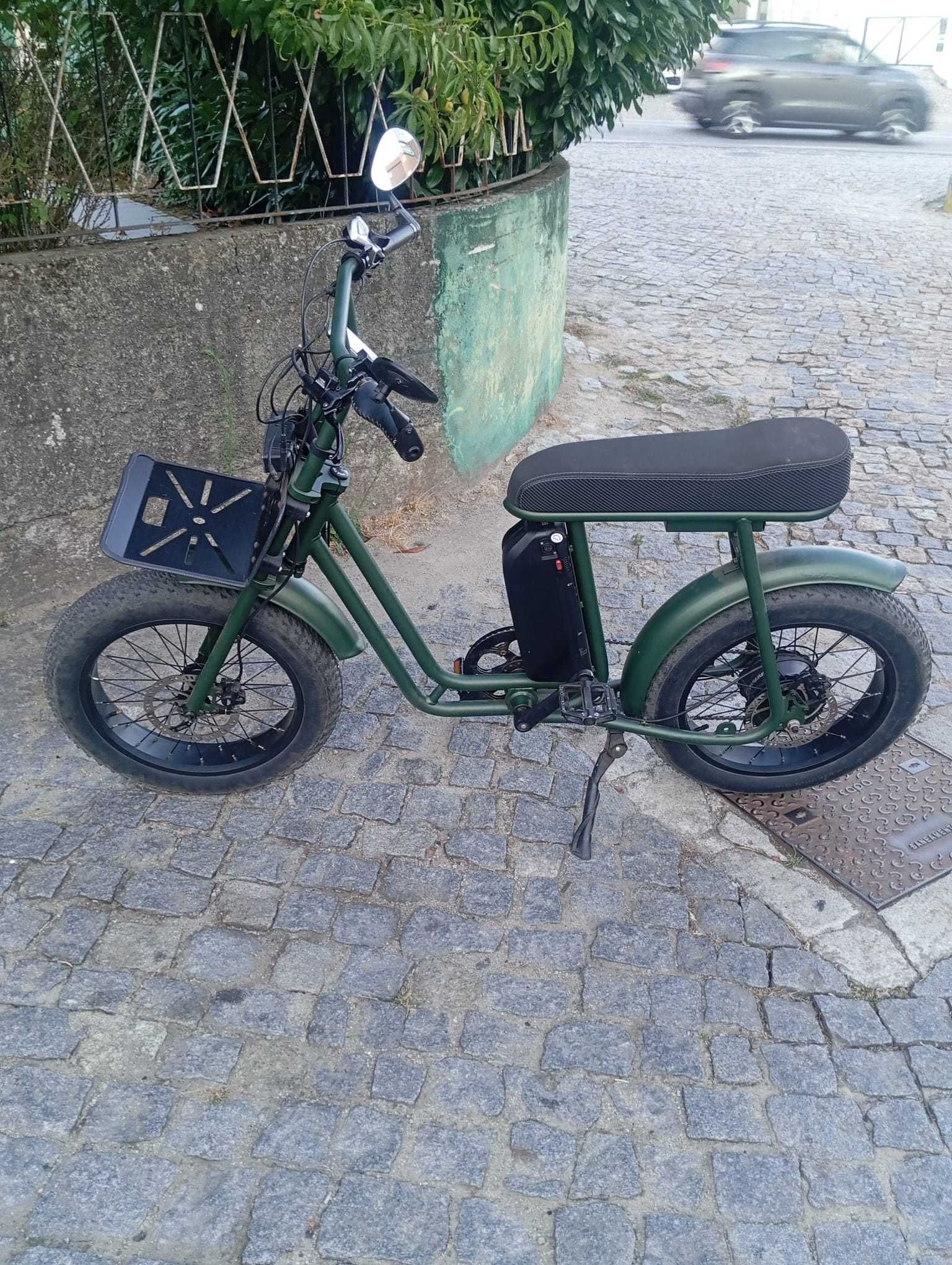 Bicicleta E-Bike 50 Rebels