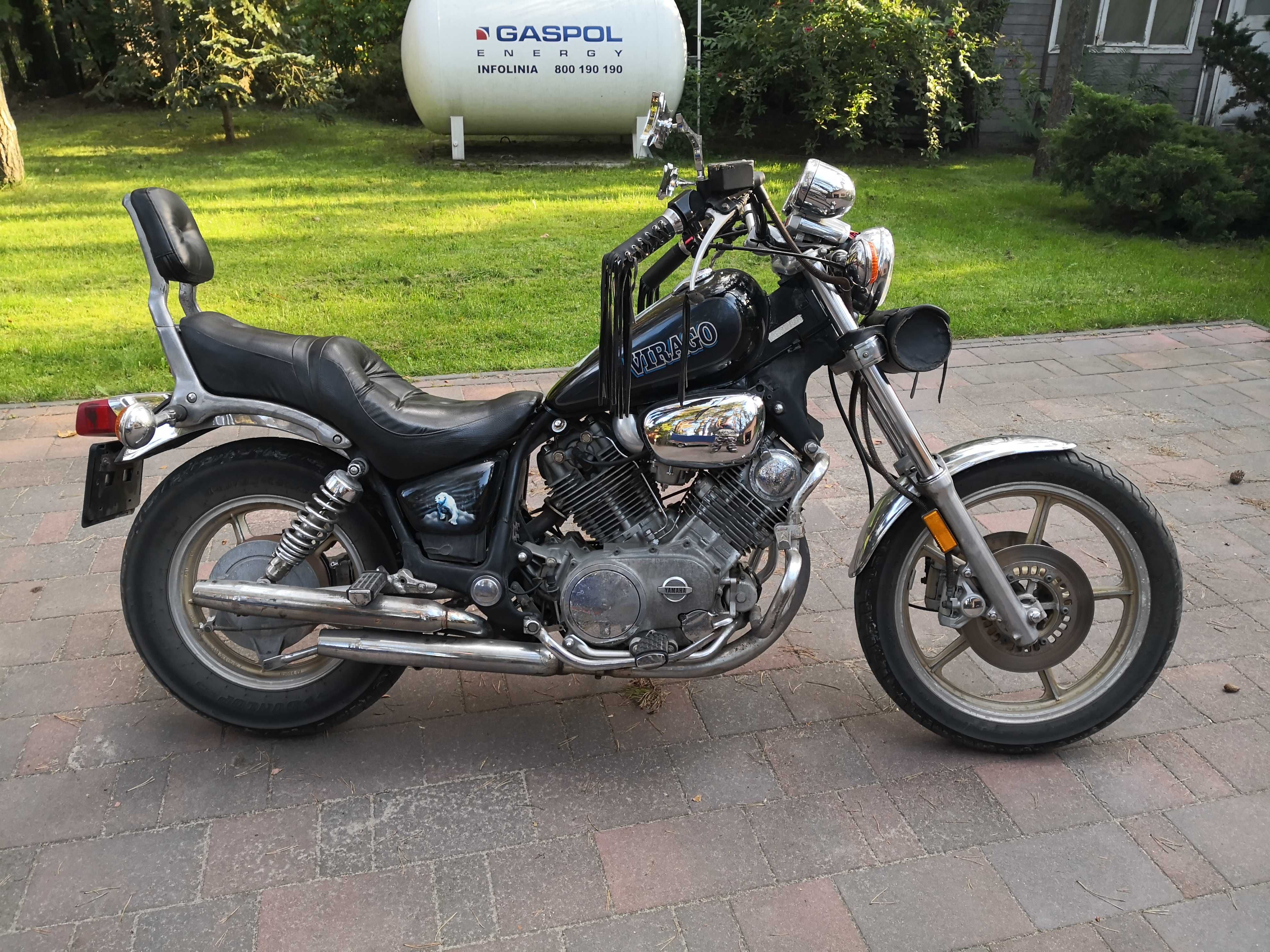 Yamaha XV 700 Virago