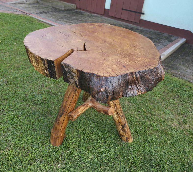 Stół z naturalnego drewna dębowego – ręcznie wykonany unikat