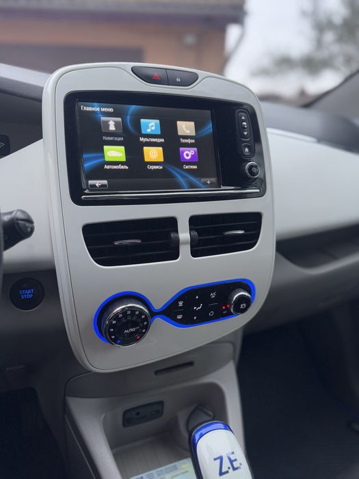 Renault Zoe 2015Piк 22квт запас 140км