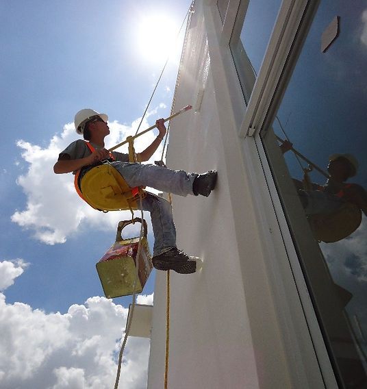 Pinturas profissionais em rapel