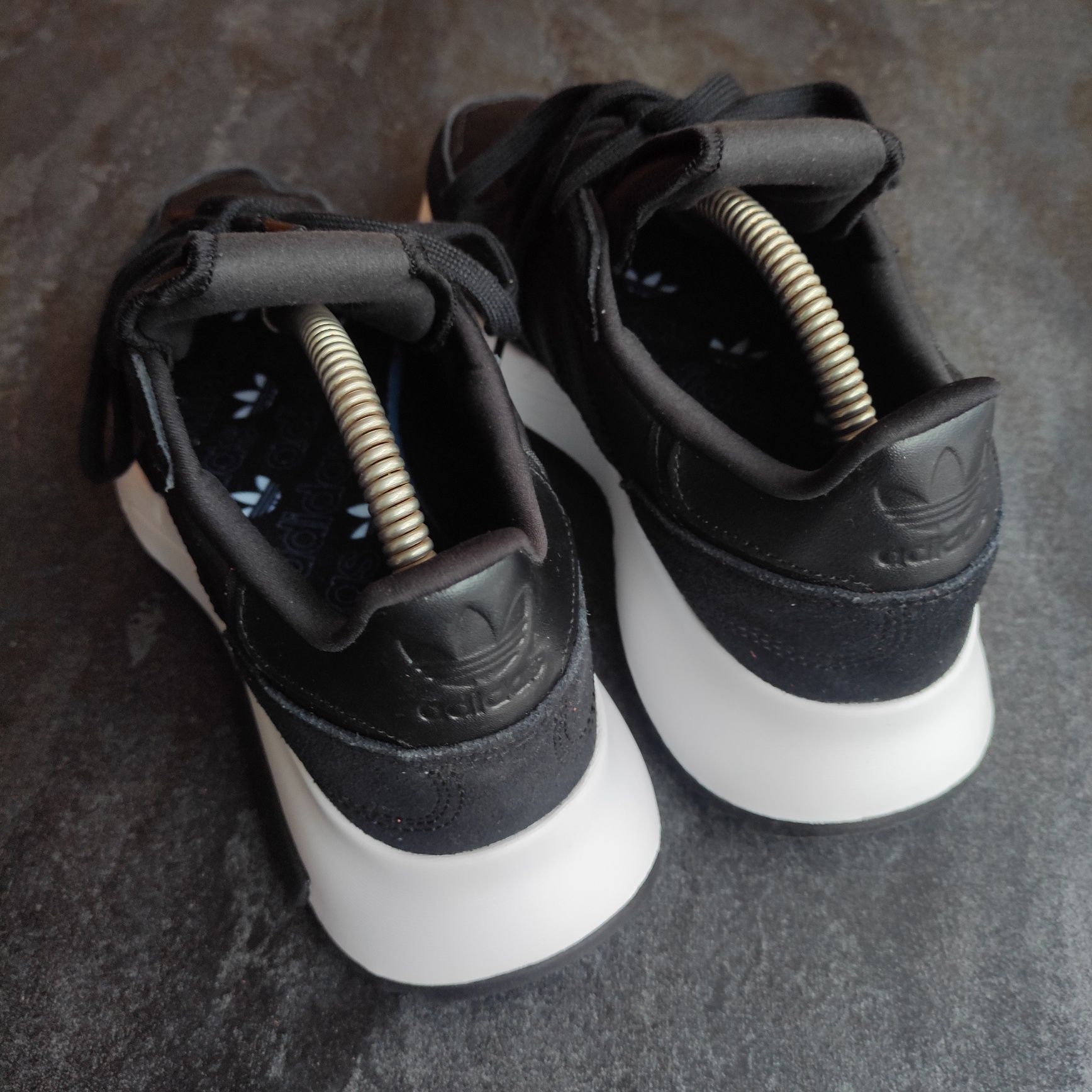 Оригінальні кросівки Adidas Retropy F2