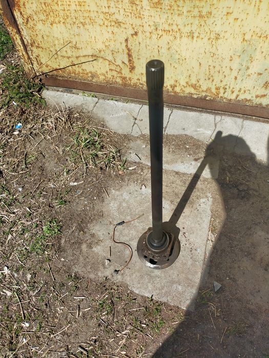 Продам полуося на ваз классику 250гр