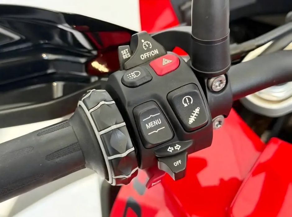 BMW S1000XR - Usada