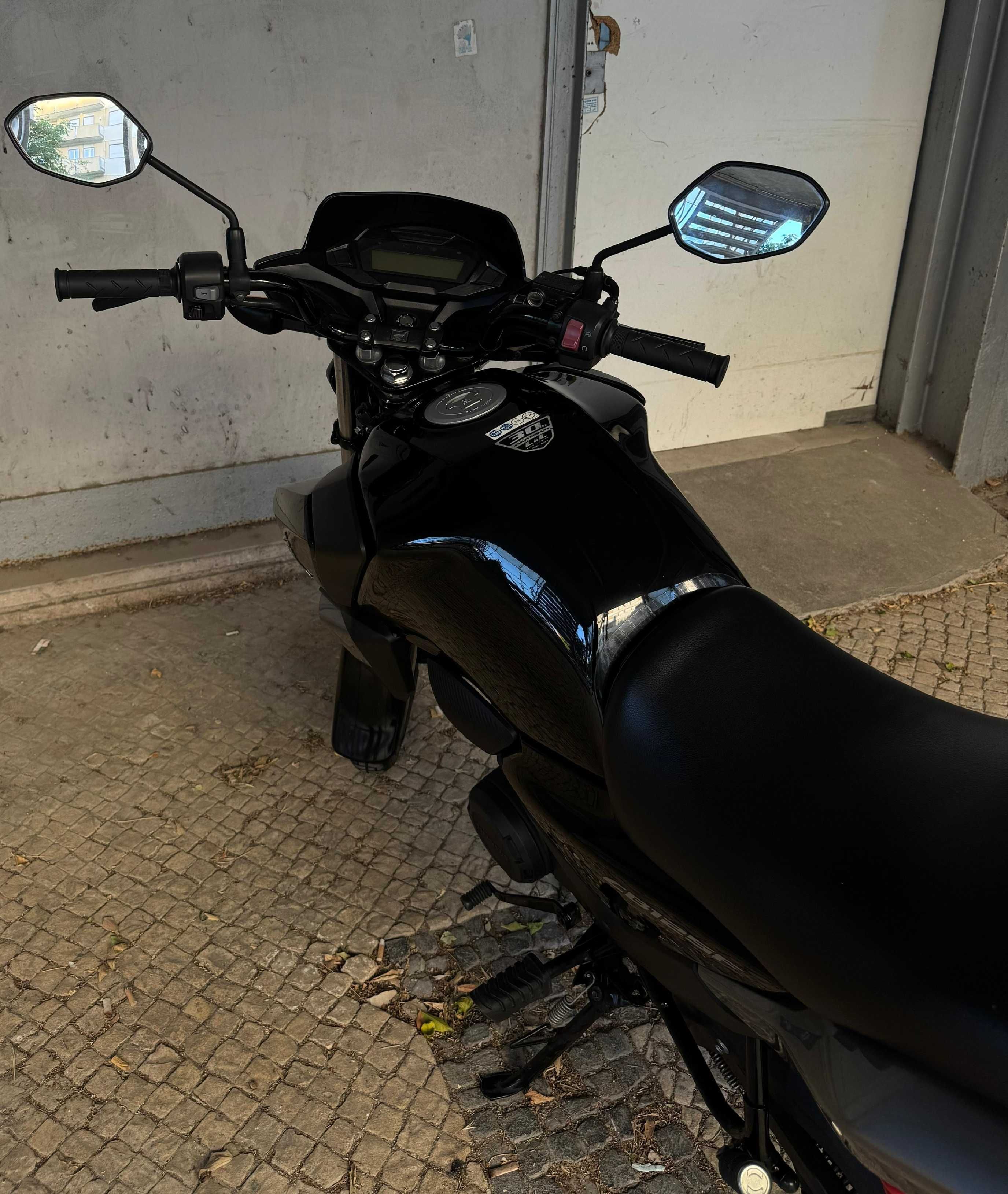 Mota Honda CB 125F