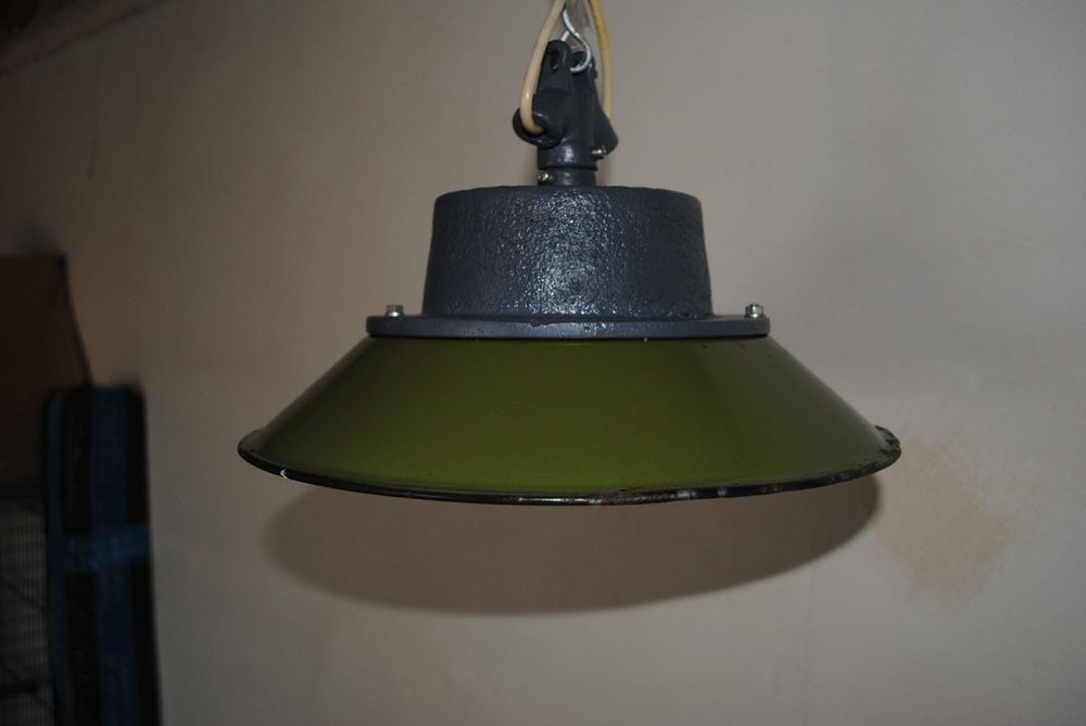 Lampa emaliowana stara zabytek