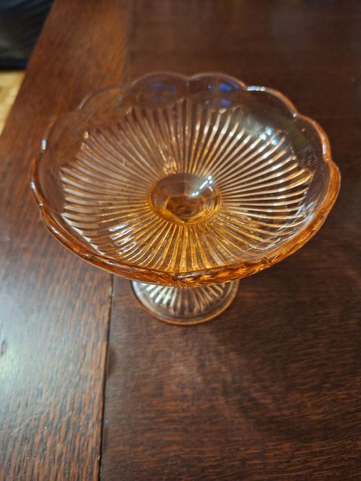 Patera na cukierki średnica 15,5 cm.