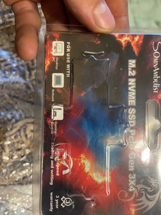 Бесшумный корпус M.2 NVMe 40 Гбит/с зпамятью
