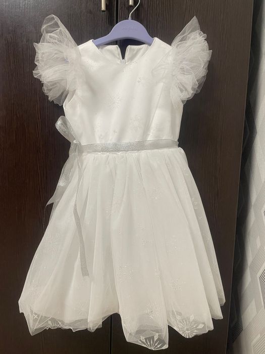 Продам новорічну сукню для дівчинки