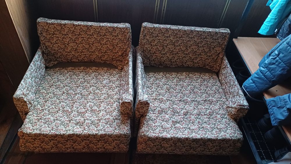 Диван з кріслами