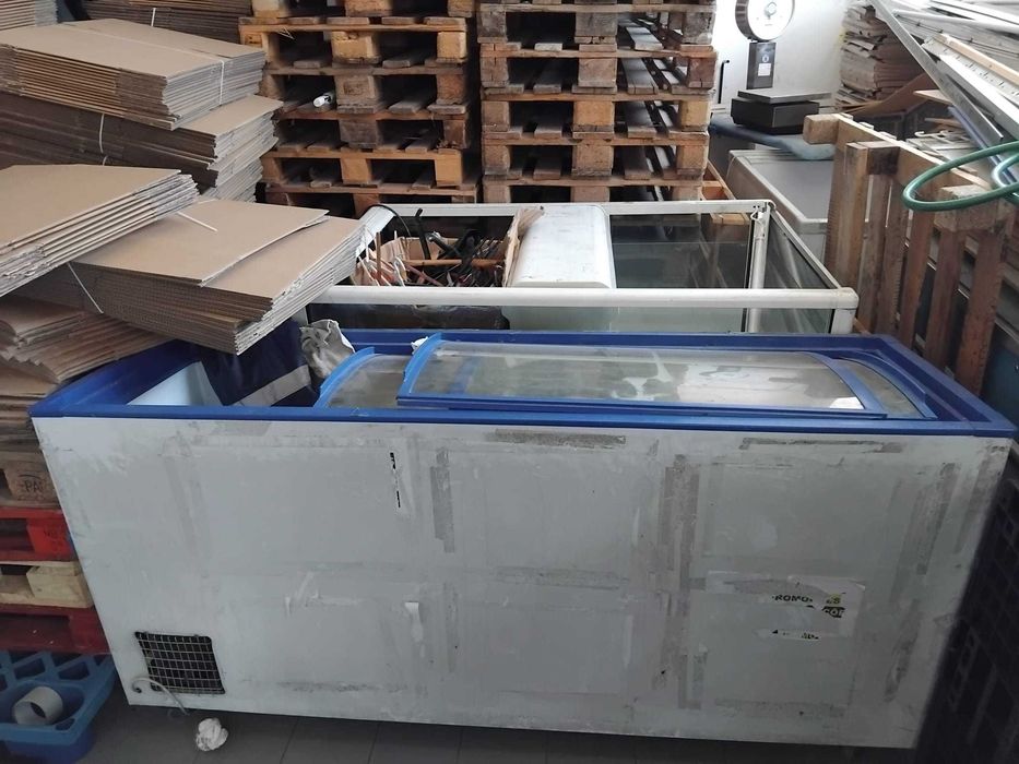 Vendo Arcas Avariadas Pequenas, Medias e Grandes