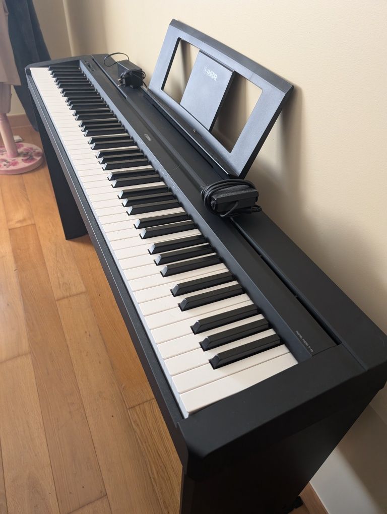 Piano Yamanha, p-45