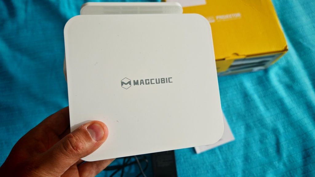 Projetor Android 14 - Magcubic HY300 Max