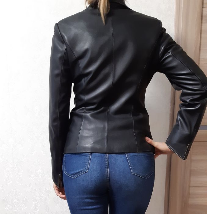 Кожаный пиджак женский