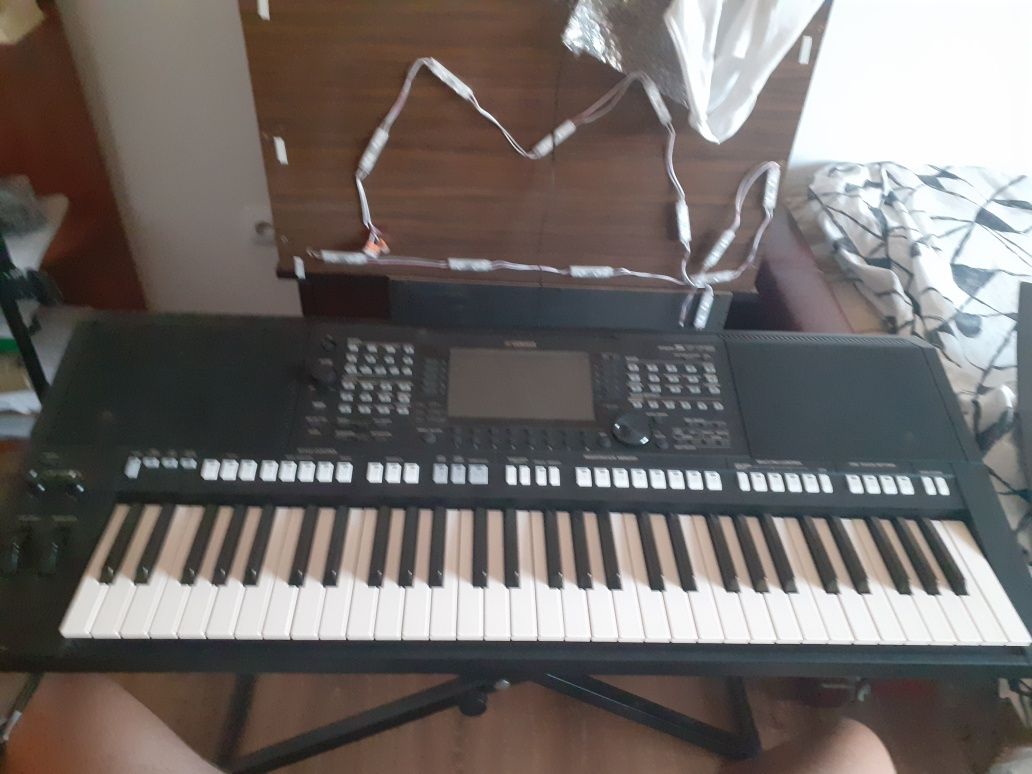 Keyboard yamaha PSR S775