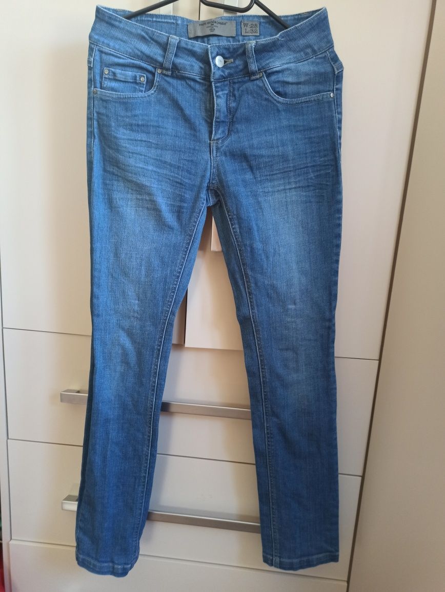 Spodnie jeansowe M