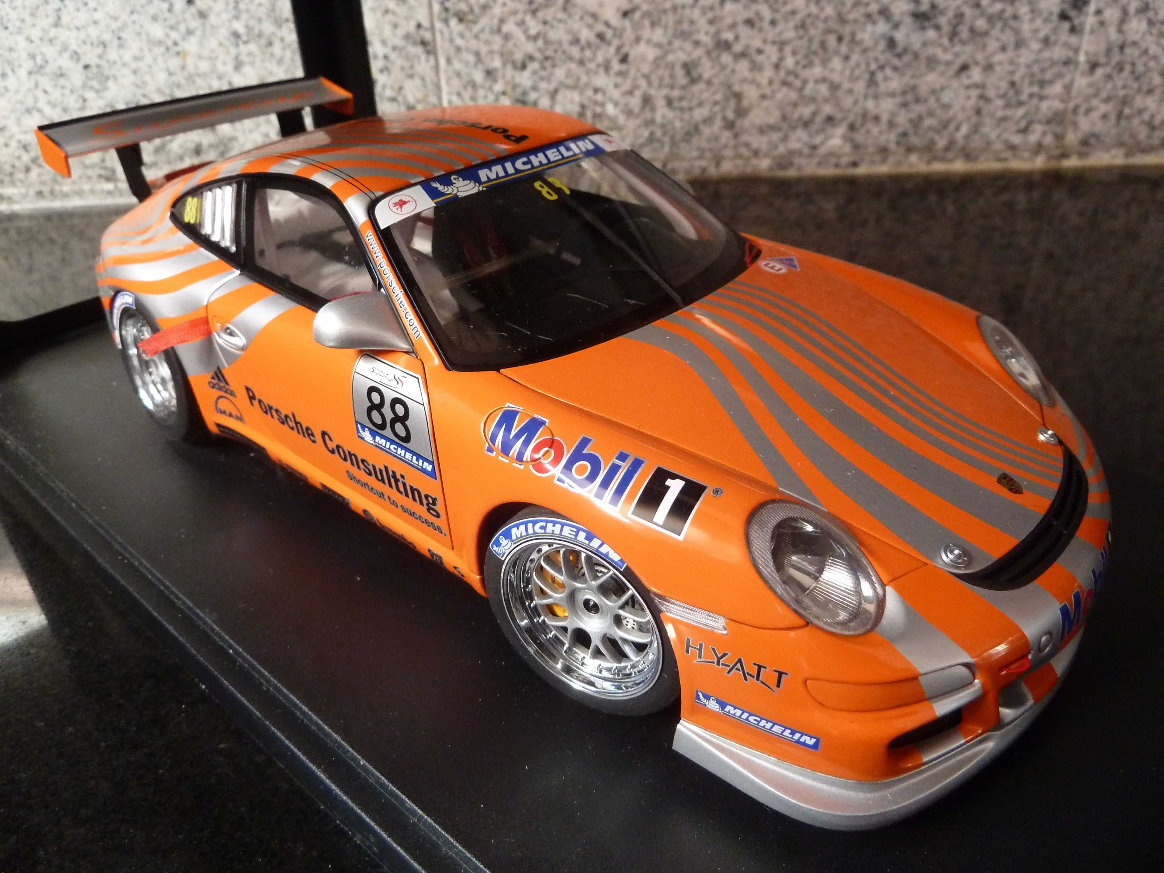 1:18 AutoArt Dealer Edition, Porsche 911 GT3 Cup, #88, Minichamps