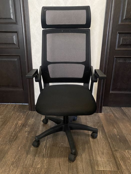 Крісло менеджера Milf