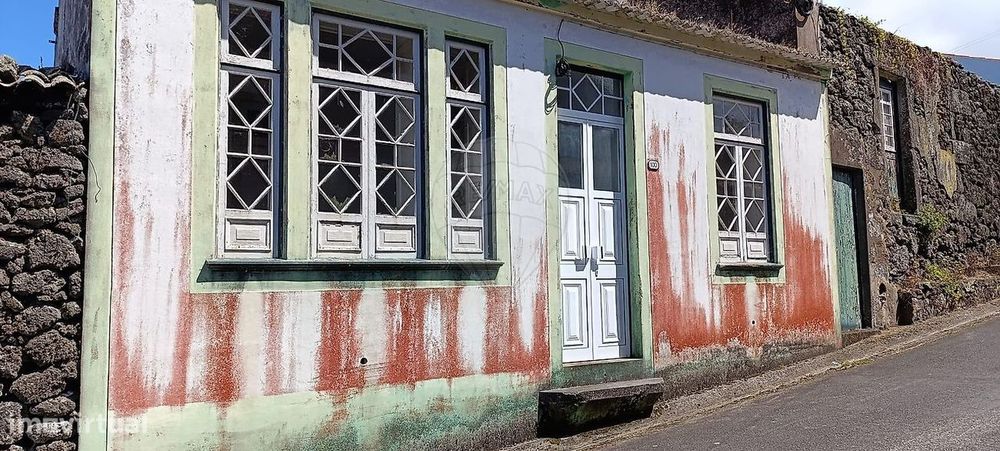 Moradia T5 para venda