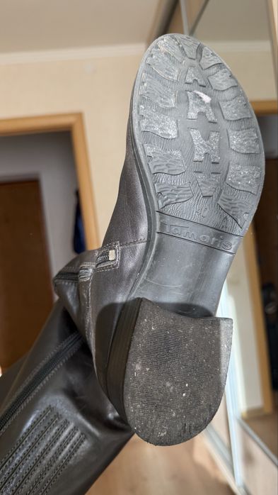 Продам шкіряні чоботи жіночі Tamaris 40р