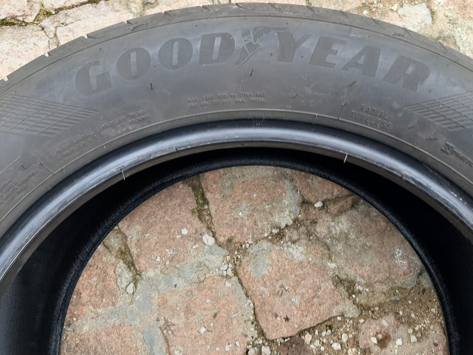 Pneus Goodyear Eagle F1 Asymmetric 235/55R18 100v