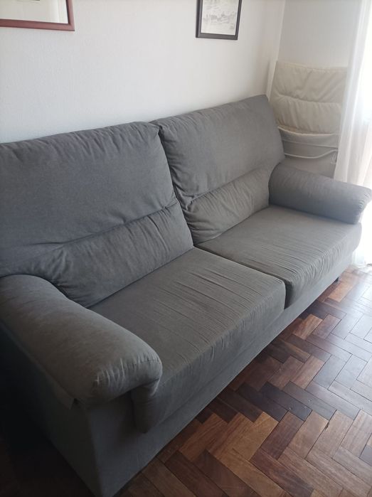 Sofá cinzento 2 lugares