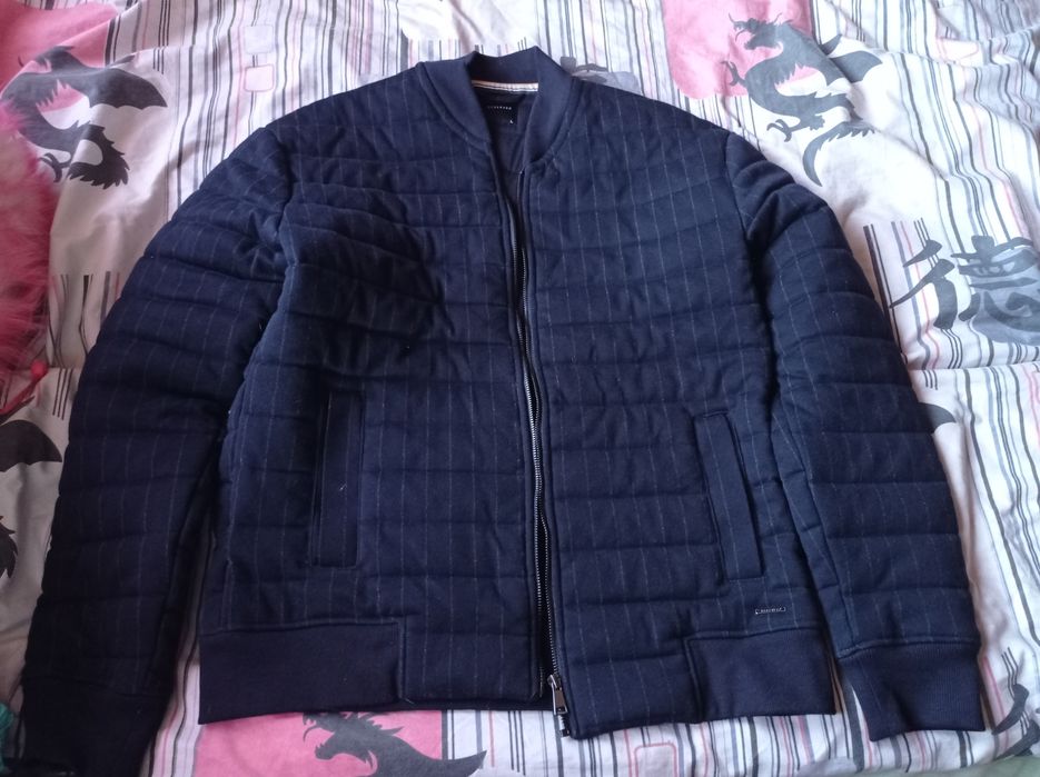Срочно продам курточку мужскую.