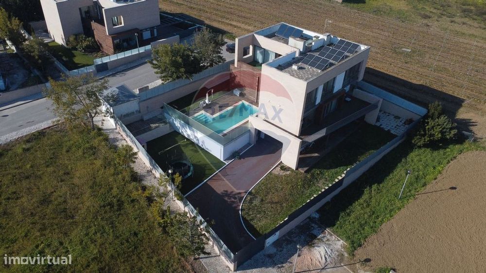 Moradia T7 para venda