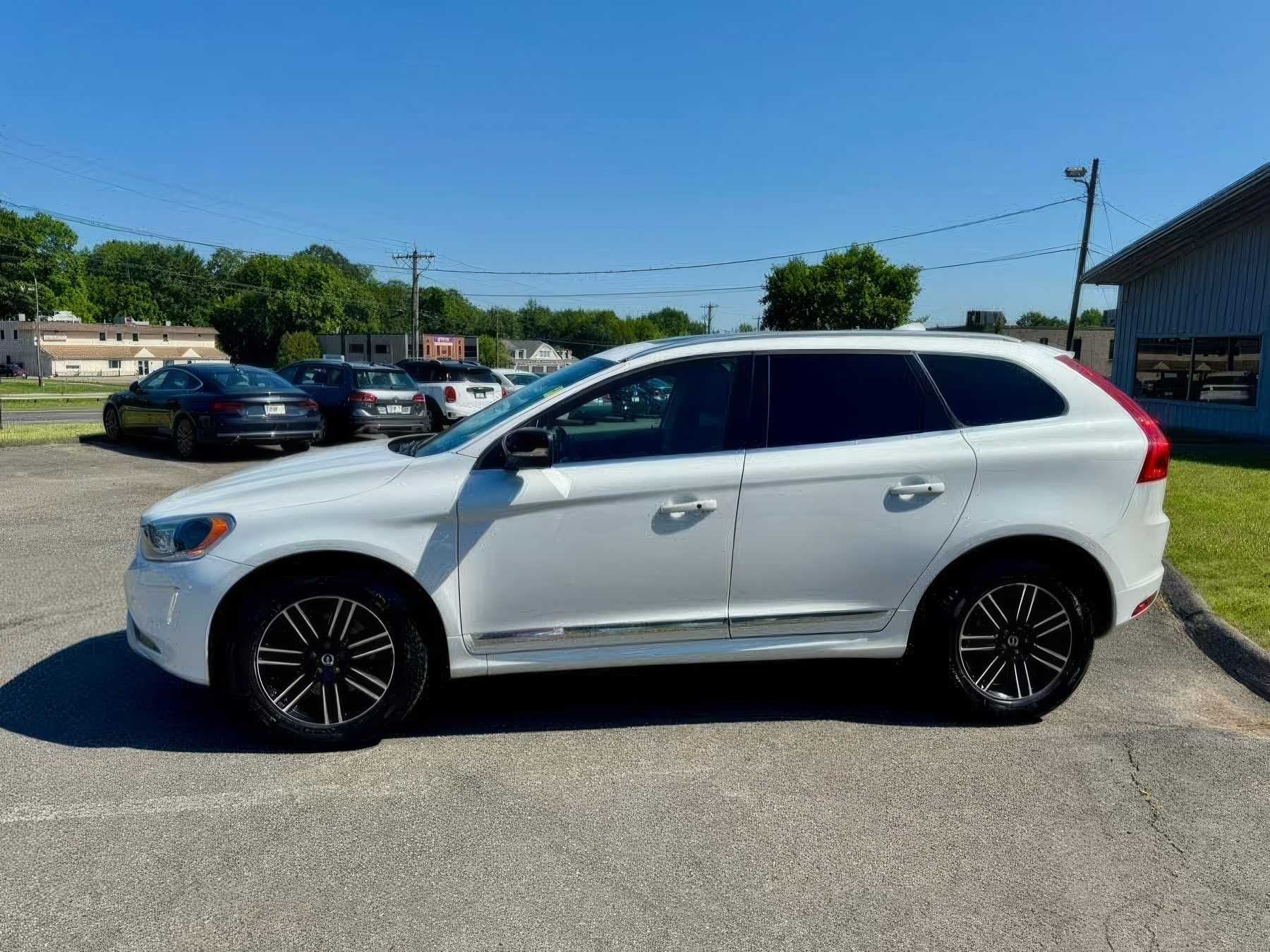 2017 Volvo XC60 T5 Dynamic