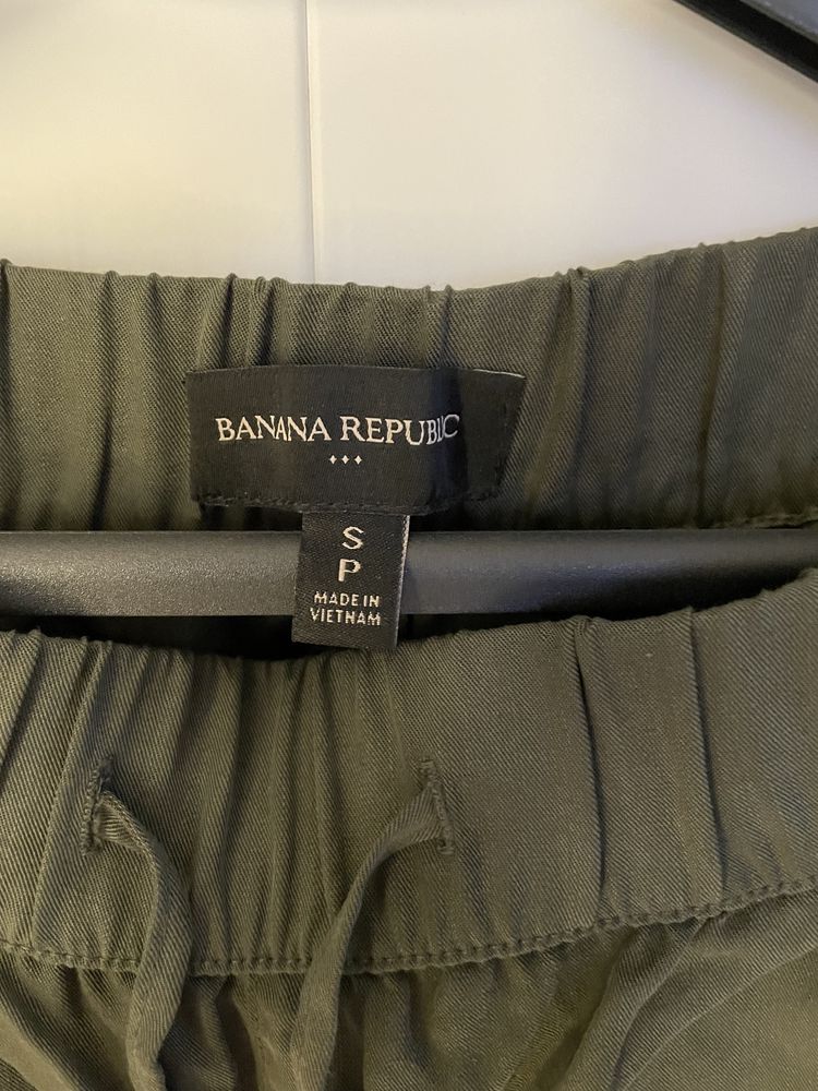 Spodnie Banana Republic. Damskie