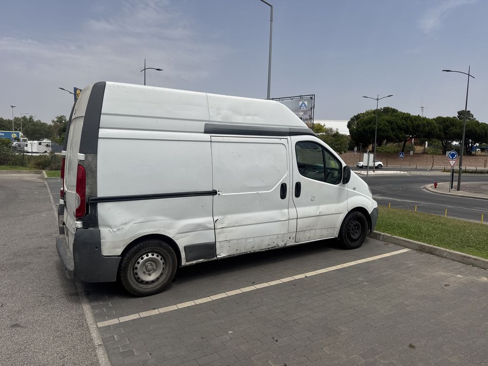 Ranault trafic teto alto