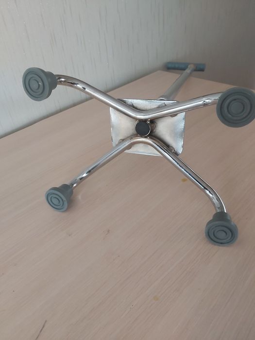 Трость четырёхопорная телскопическая