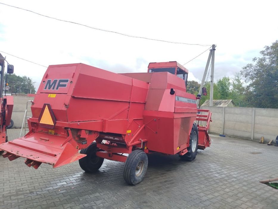 Комбайн зернозербовий Massey Ferguson 16. Масей Фергусон 16