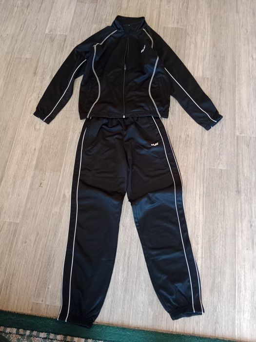 Dres dla chłopca rozmiar z metki 152 cm