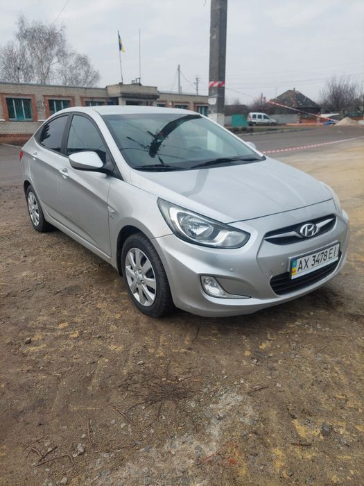 Продам hyundai accent 1,6i a/t 2013