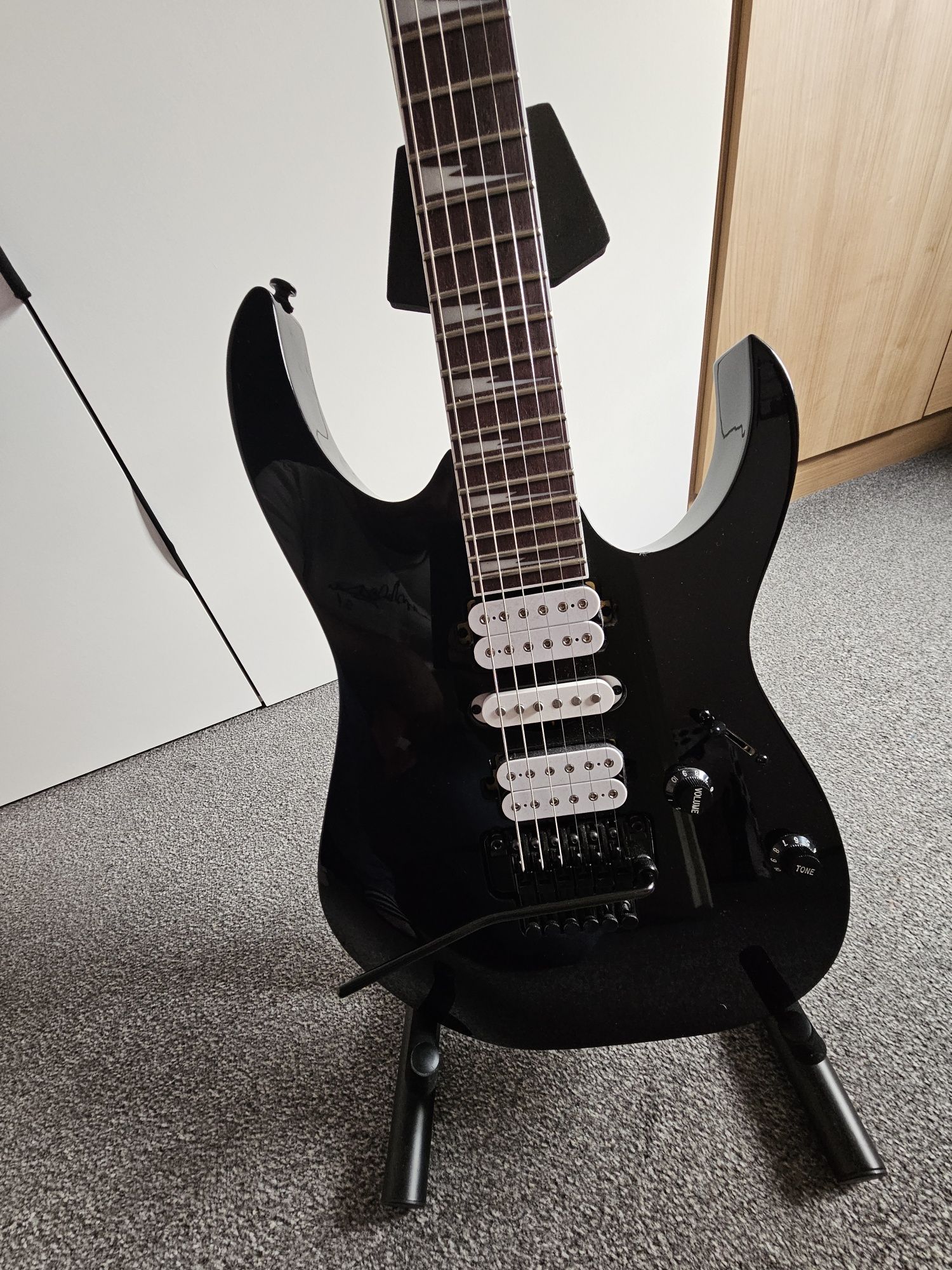 Ibanez RG470dx-tmn z pięknym casem