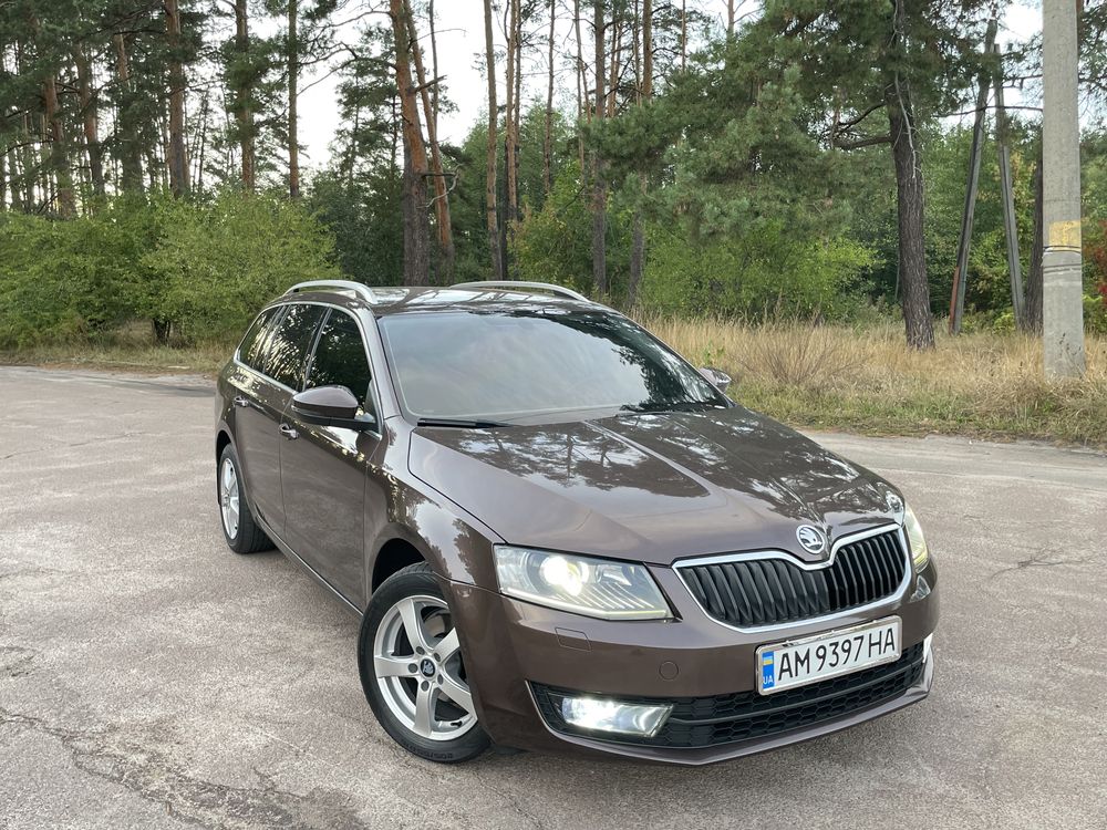 Авто Skoda Octavia A7 2017автомобіль машина