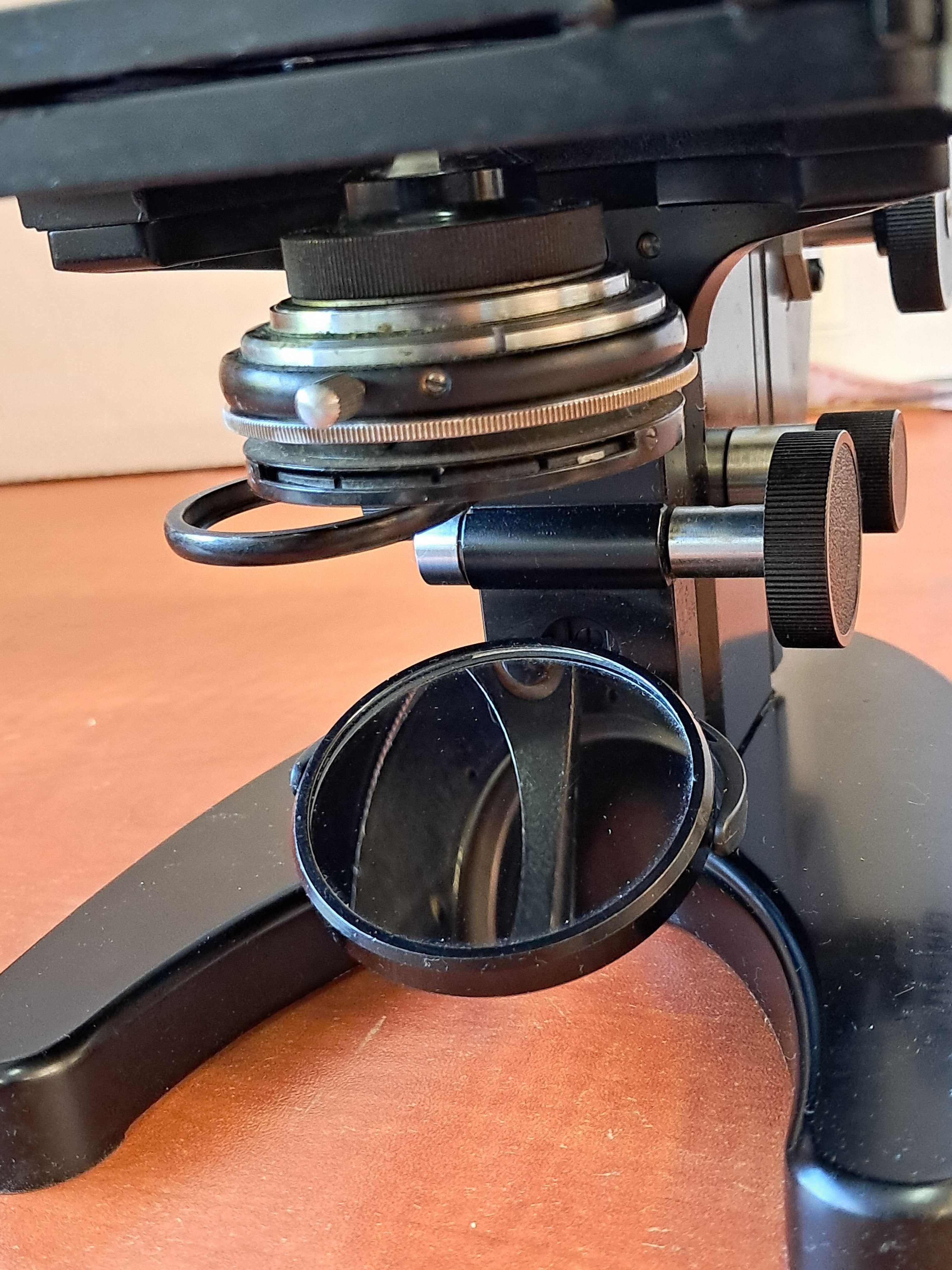 Mikroskop biologiczny Carl Zeiss Jena + skrzynka transportowa - klasyk