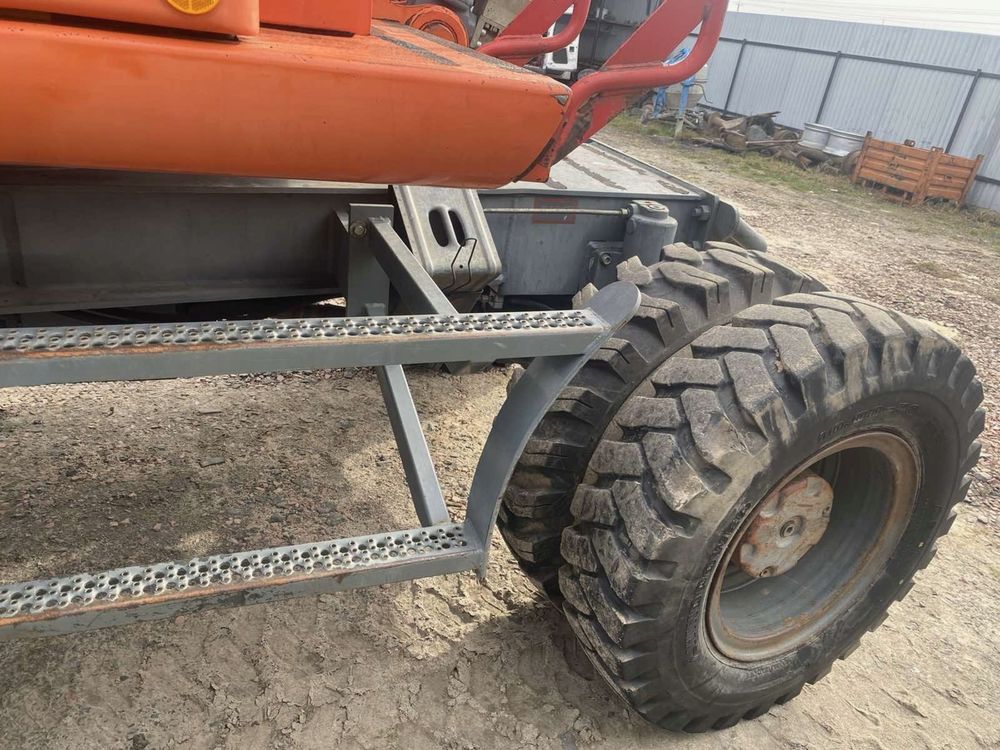 Колісний ескаватор Terex TW150