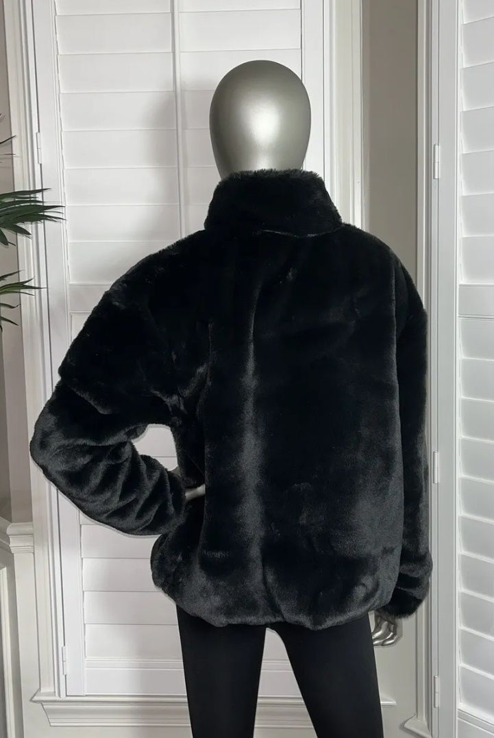 Куртка хутряна NIKE Oversized Luxe нова