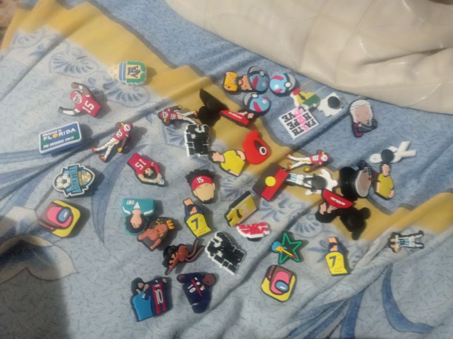 Продам джибетсы для кроксов