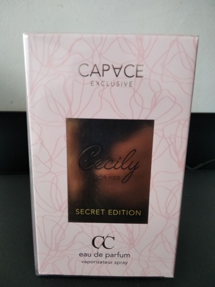 Perfumy damskie. Perfumy o słodkim zapachy. Piękne perfumy